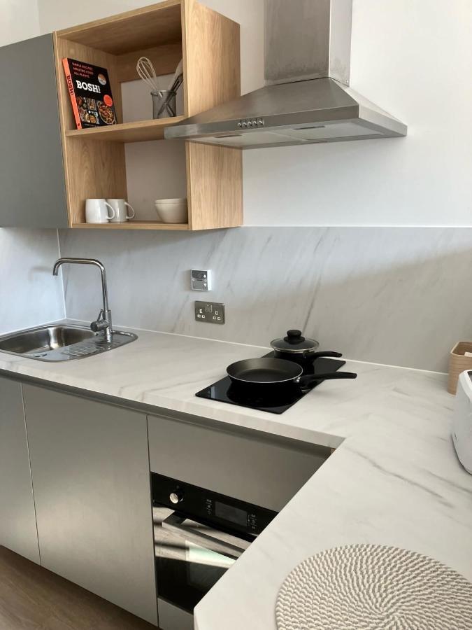 For Students Only Modern Studios And Ensuite Bedrooms With Shared Kitchen At Hillfort House In Brighton Exterior photo